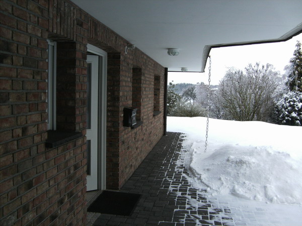 Eingang im Winter